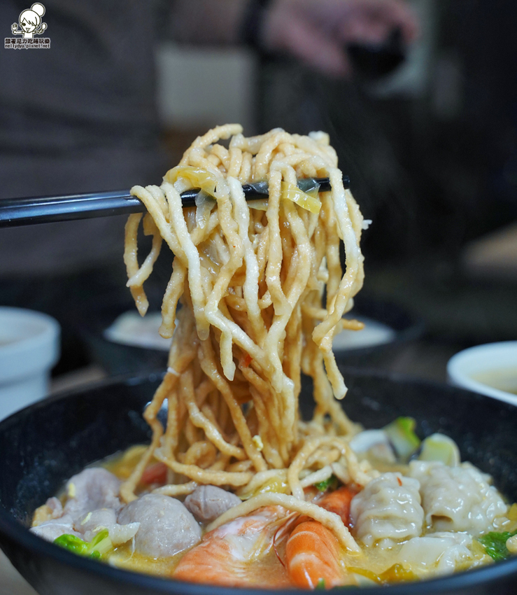 品味屋姊妹店｜品膳 堅持手工特製台式小吃、麵食、鍋燒，招牌香菇雞湯、竹筍湯、手工麵、香腸（點冰沙免費暢飲） - 跟著尼力吃喝玩樂＆親子生活