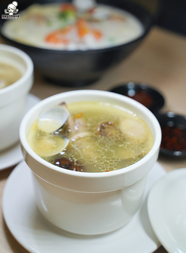 品味屋姊妹店｜品膳 堅持手工特製台式小吃、麵食、鍋燒，招牌香菇雞湯、竹筍湯、手工麵、香腸（點冰沙免費暢飲） - 跟著尼力吃喝玩樂＆親子生活