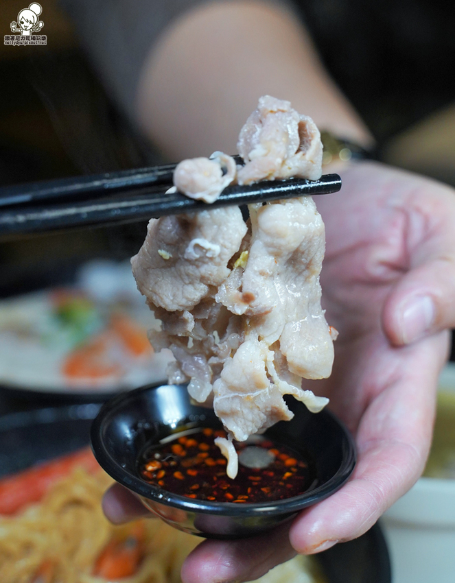 品味屋姊妹店｜品膳 堅持手工特製台式小吃、麵食、鍋燒，招牌香菇雞湯、竹筍湯、手工麵、香腸（點冰沙免費暢飲） - 跟著尼力吃喝玩樂＆親子生活