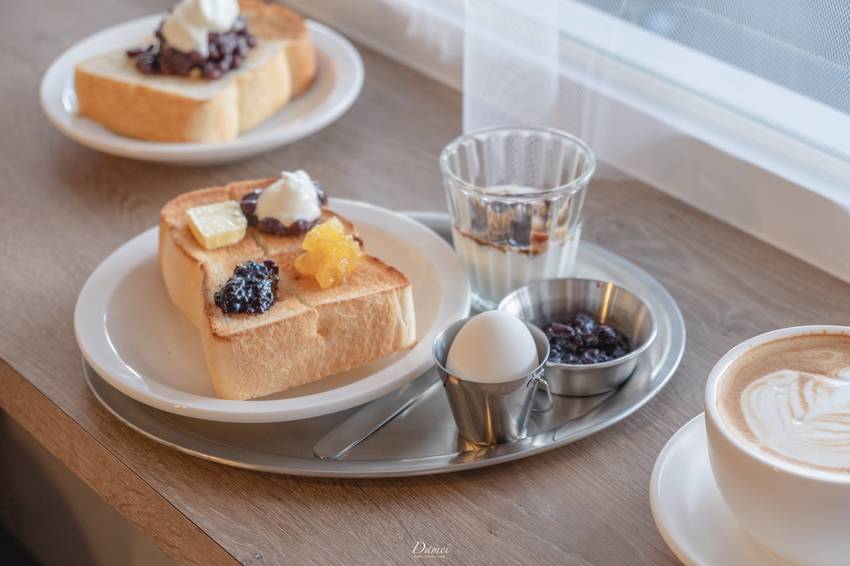 高雄苓雅｜Sun Sun山山﻿﻿-四種口味的山形厚片，每日限量發售