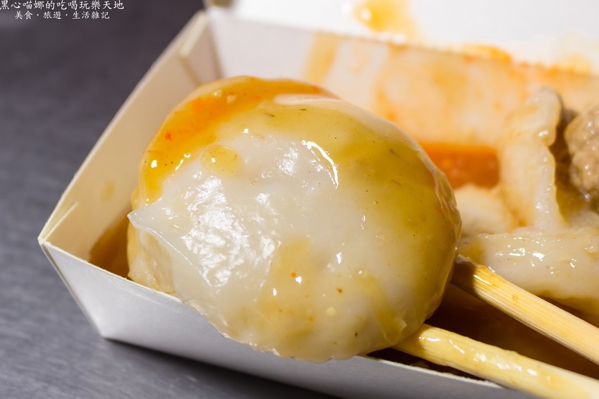 高雄苓雅︱國民市場８元大肉圓　5顆40元飽一餐，農曆春節發紅包前後，花小小錢就吃飽活到下個月發薪日比較重要啊！