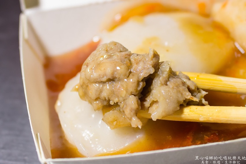 高雄苓雅︱國民市場８元大肉圓　5顆40元飽一餐，農曆春節發紅包前後，花小小錢就吃飽活到下個月發薪日比較重要啊！