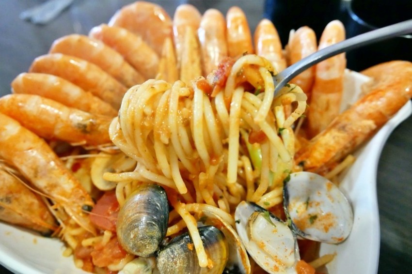 pasta good good,元智大學,元智大學美食,內壢美食,內壢蛤蠣麵,桃園美食,桃園義大利麵,桃園蛤蠣麵,男人的考驗之蝦爆你的麵,痛風蛤蠣麵 @VIVIYU小世界 pasta good good,元智大學,元智大學美食,內壢美食,內壢蛤蠣麵,桃園美食,桃園義大利麵,桃園蛤蠣麵,男人的考驗之蝦爆你的麵,痛風蛤蠣麵 @VIVIYU小世界