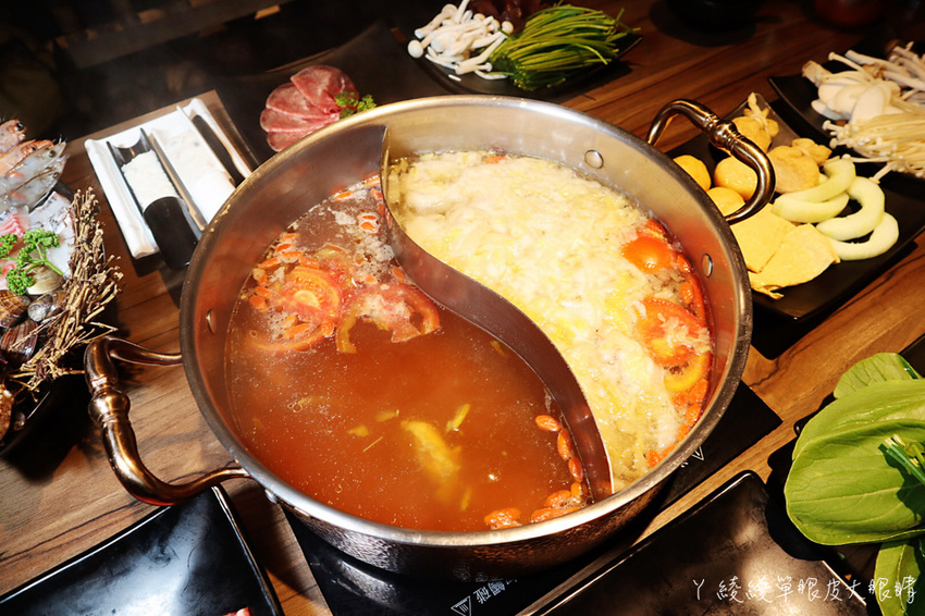 竹北火鍋吃到飽推薦巴適經典麻辣鍋!和牛海鮮牛舌無限量供應!超過七十種食材爽爽吃!啤酒無限暢飲