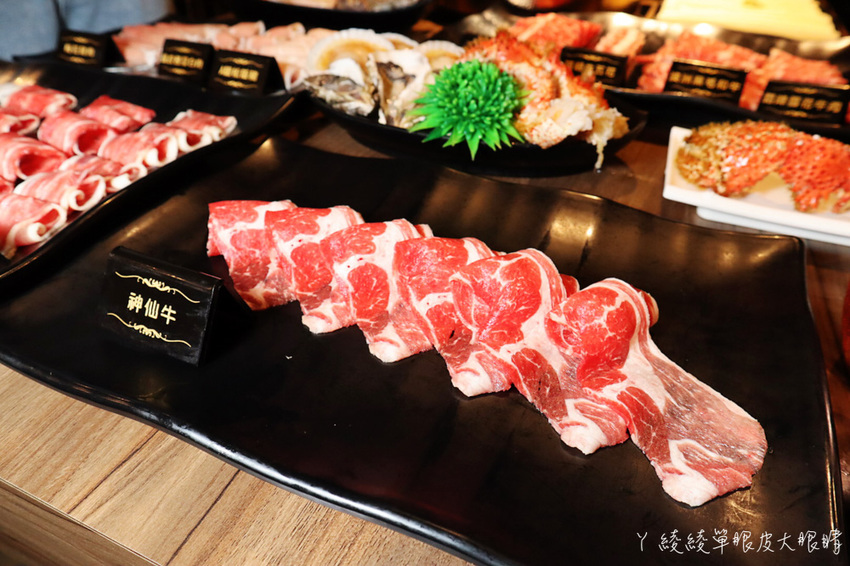 竹北火鍋吃到飽推薦巴適經典麻辣鍋!和牛海鮮牛舌無限量供應!超過七十種食材爽爽吃!啤酒無限暢飲