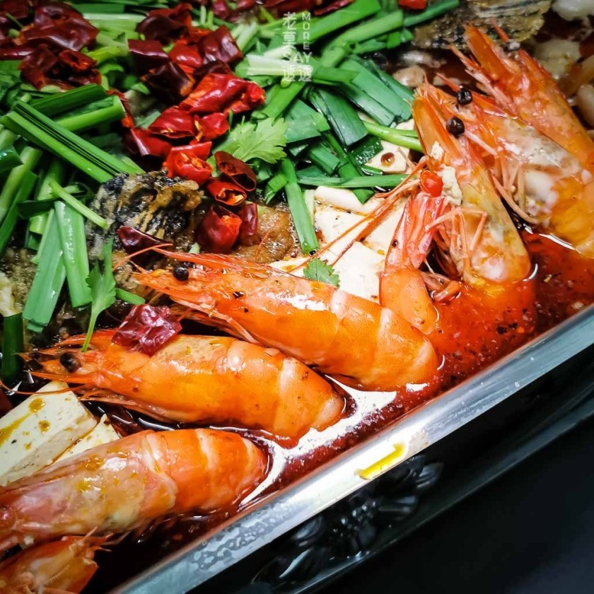 [台南 熱炒]東區貴十八重慶烤魚,老闆一身30年好手藝!孜然香酥蝦,剁椒脆卷