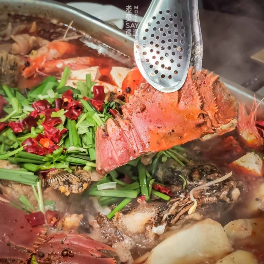 [台南 熱炒]東區貴十八重慶烤魚,老闆一身30年好手藝!孜然香酥蝦,剁椒脆卷