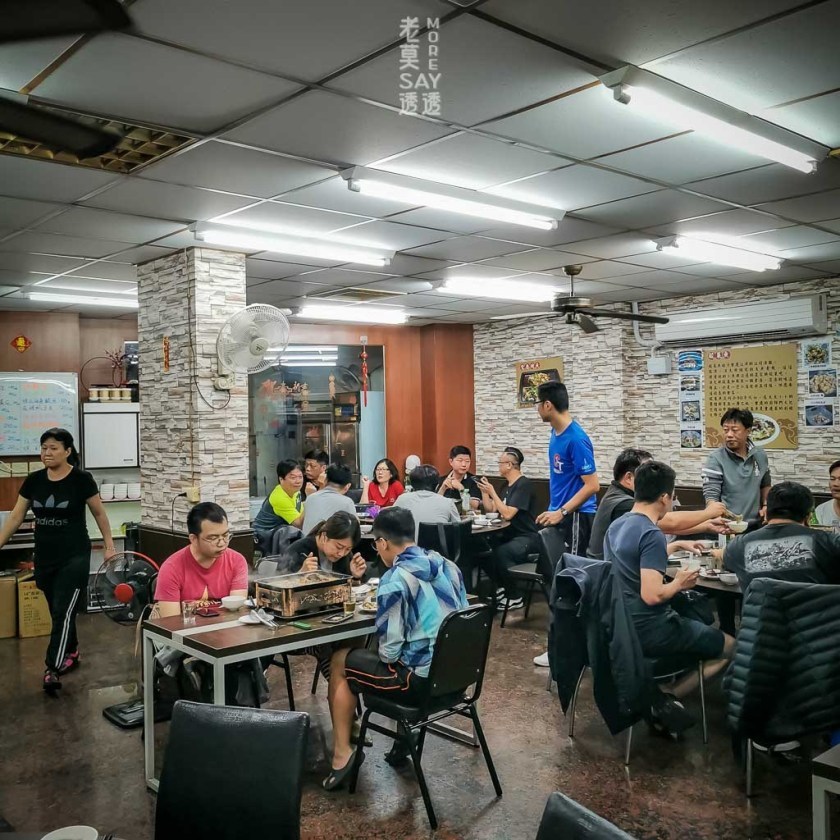 [台南 熱炒]東區貴十八重慶烤魚,老闆一身30年好手藝!孜然香酥蝦,剁椒脆卷