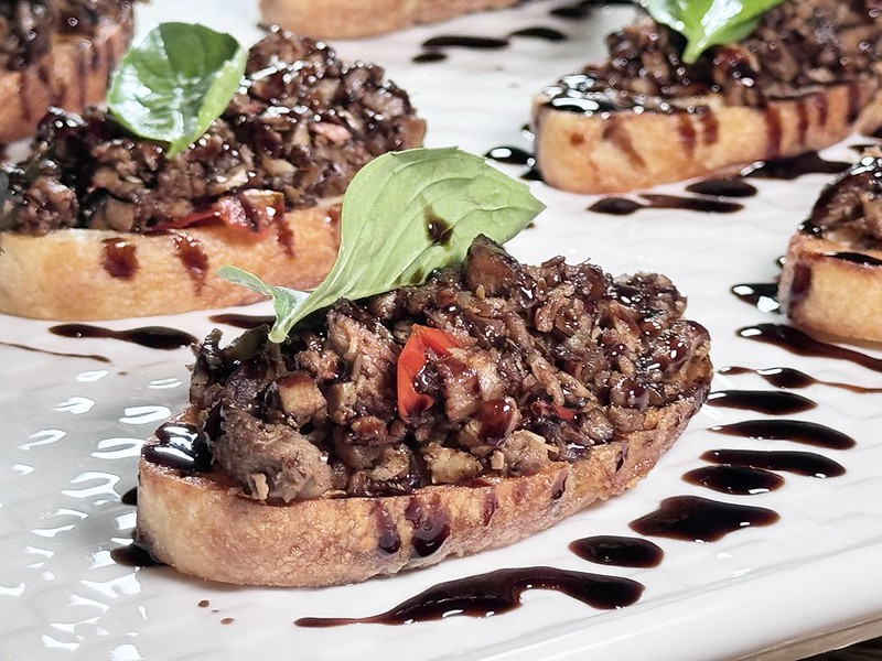 預約制華國私廚，民生社區美食新亮點，品嚐奢華華國烤鴨盛宴