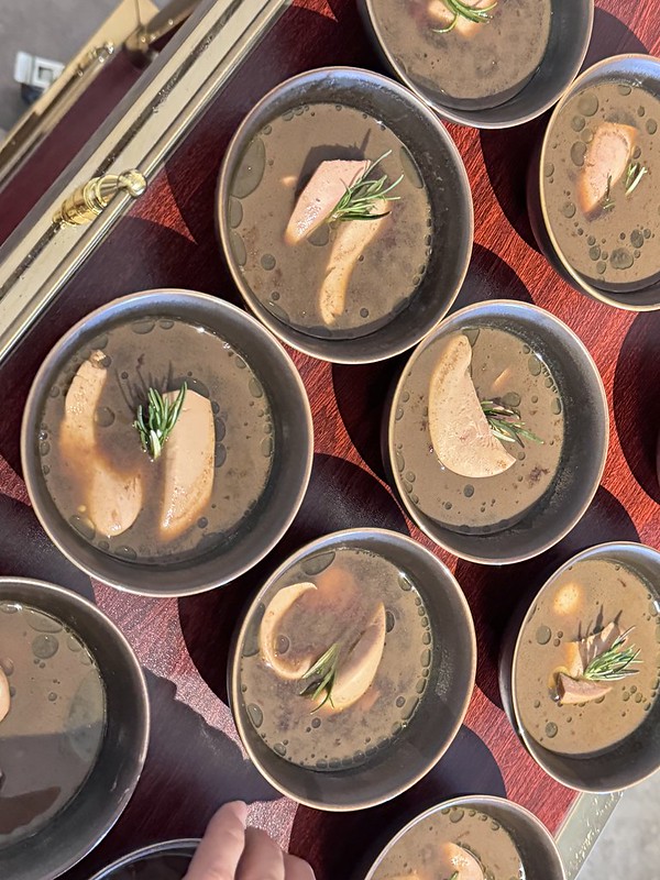 預約制華國私廚，民生社區美食新亮點，品嚐奢華華國烤鴨盛宴