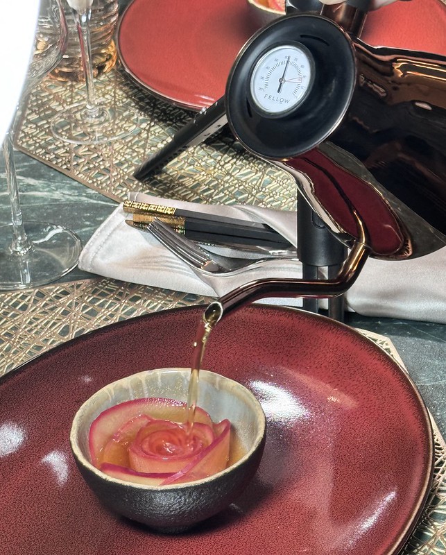 預約制華國私廚，民生社區美食新亮點，品嚐奢華華國烤鴨盛宴