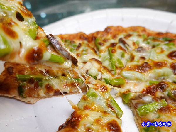 鮮菇蘆筍披薩-水果兔窯烤披薩饒河店  (1).jpg