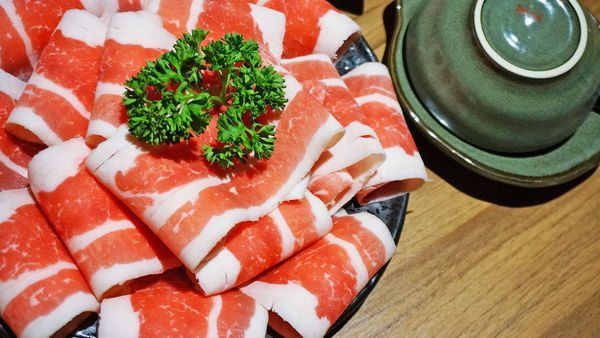 【新莊美食】囍富鍋吧-純天然食材熬煮火鍋湯頭搭配高品質的食材,必吃火鍋店推薦