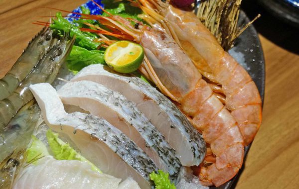 【新莊美食】囍富鍋吧-純天然食材熬煮火鍋湯頭搭配高品質的食材,必吃火鍋店推薦