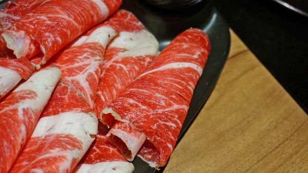 【新莊美食】囍富鍋吧-純天然食材熬煮火鍋湯頭搭配高品質的食材,必吃火鍋店推薦