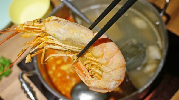 【新莊美食】囍富鍋吧-純天然食材熬煮火鍋湯頭搭配高品質的食材,必吃火鍋店推薦