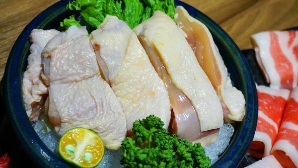 【新莊美食】囍富鍋吧-純天然食材熬煮火鍋湯頭搭配高品質的食材,必吃火鍋店推薦