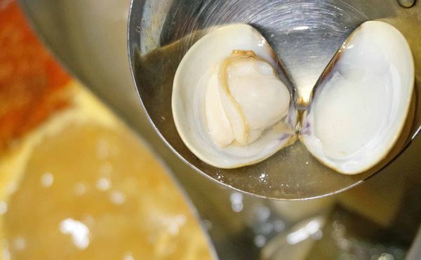 【新莊美食】囍富鍋吧-純天然食材熬煮火鍋湯頭搭配高品質的食材,必吃火鍋店推薦