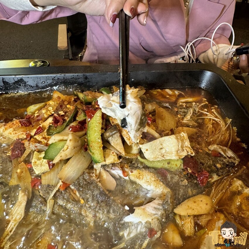 全新竹最平價的麻辣烤魚只要299元！人氣鹽酥雞店還有整隻炸帝王蟹上桌！ 車庫鹽酥雞季節限定新品香辣烤魚只要299元！ (菜單營業時間地址電話) - 跟著踢小米吃喝玩樂趣