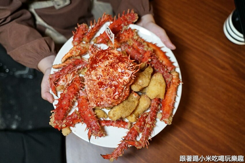 全新竹最平價的麻辣烤魚只要299元！人氣鹽酥雞店還有整隻炸帝王蟹上桌！ 車庫鹽酥雞季節限定新品香辣烤魚只要299元！ (菜單營業時間地址電話) - 跟著踢小米吃喝玩樂趣