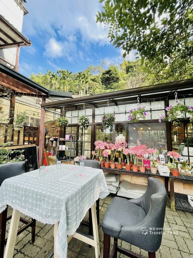 美麗繽紛的花叢,陶醉浪漫的氛圍,Emmie的南法玫瑰園 - 魚兒 x 牽手明太子的「視」界旅行