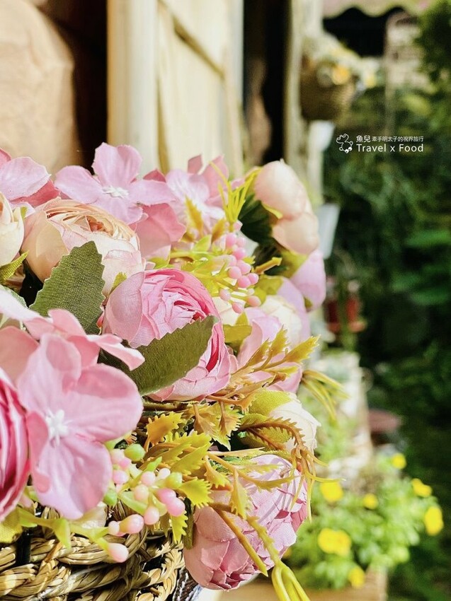 美麗繽紛的花叢,陶醉浪漫的氛圍,Emmie的南法玫瑰園 - 魚兒 x 牽手明太子的「視」界旅行