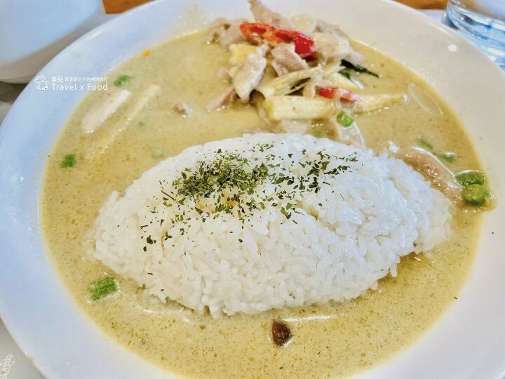 美麗繽紛的花叢,陶醉浪漫的氛圍,Emmie的南法玫瑰園 - 魚兒 x 牽手明太子的「視」界旅行