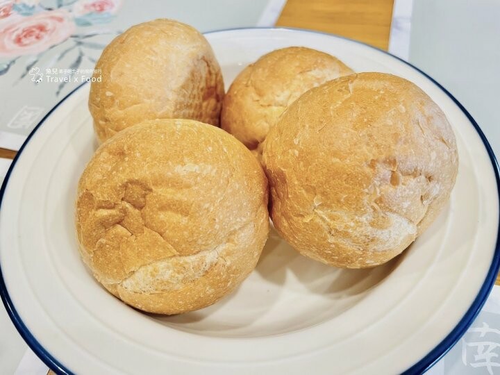 美麗繽紛的花叢,陶醉浪漫的氛圍,Emmie的南法玫瑰園 - 魚兒 x 牽手明太子的「視」界旅行