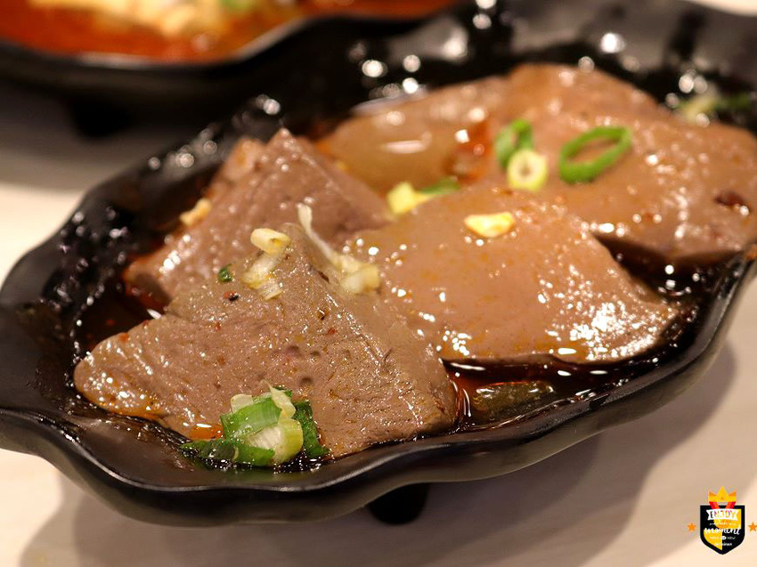 台南小火鍋／平價消費CP值高／10多種自助吧產品無限供應／用餐時段必客滿／隱藏版鍋物在牆上／限量古早味豬油拌飯／不收服務費