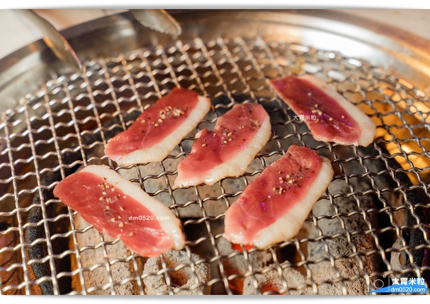 YKNK club遠百信義