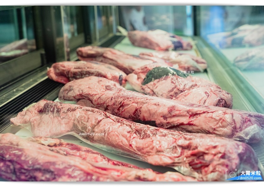 YKNK club遠百信義