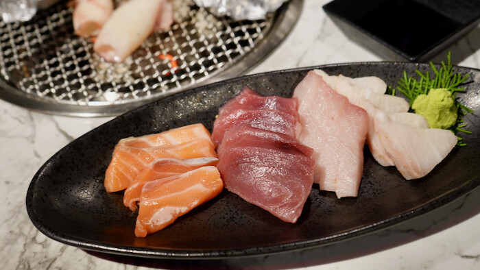 [信義吃到飽] YKNK club｜真日本A5和牛燒肉吃到飽！超美油花～入口即化～