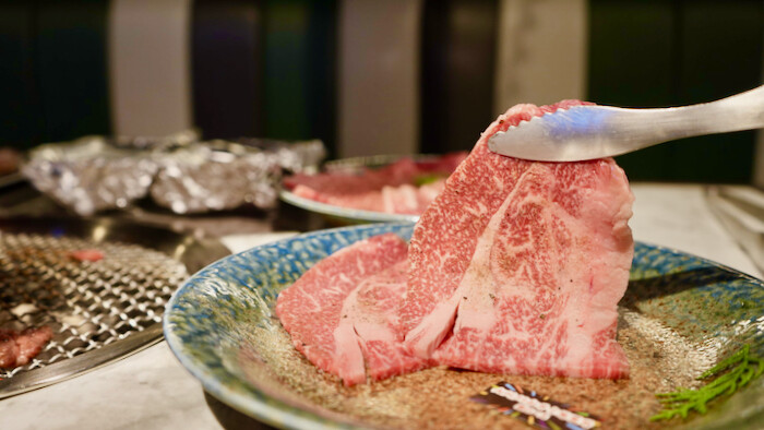 [信義吃到飽] YKNK club｜真日本A5和牛燒肉吃到飽！超美油花～入口即化～