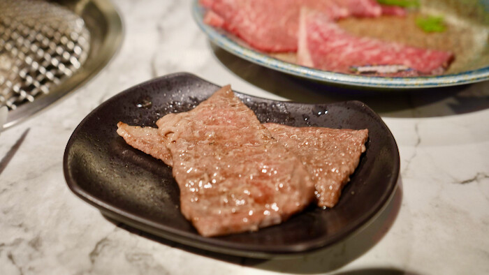 [信義吃到飽] YKNK club｜真日本A5和牛燒肉吃到飽！超美油花～入口即化～