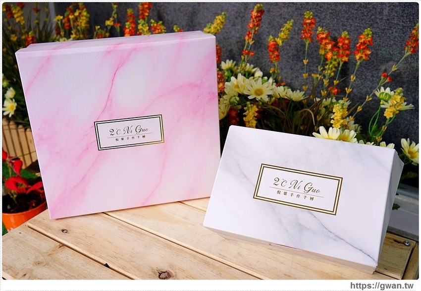 台中超人氣千層蛋糕逢甲新開幕！外帶組合每片只要100元，草莓千層每天限量三小時就完售~