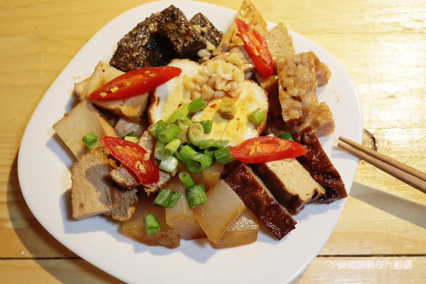 新竹滷味推薦秘醬滷味!來自上海的冷滷味,獨門滷汁香氣逼人!必吃巨大旗津黑輪片跟炸蛋