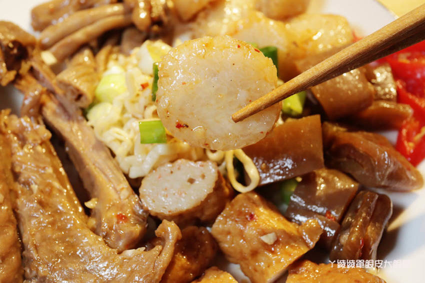 新竹滷味推薦秘醬滷味!來自上海的冷滷味,獨門滷汁香氣逼人!必吃巨大旗津黑輪片跟炸蛋