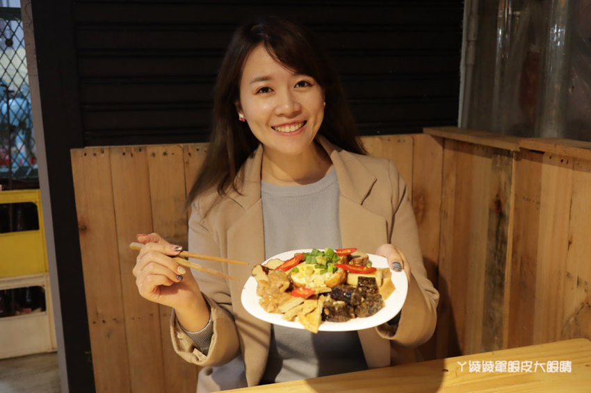 新竹滷味推薦秘醬滷味!來自上海的冷滷味,獨門滷汁香氣逼人!必吃巨大旗津黑輪片跟炸蛋