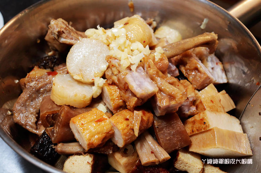 新竹滷味推薦秘醬滷味!來自上海的冷滷味,獨門滷汁香氣逼人!必吃巨大旗津黑輪片跟炸蛋