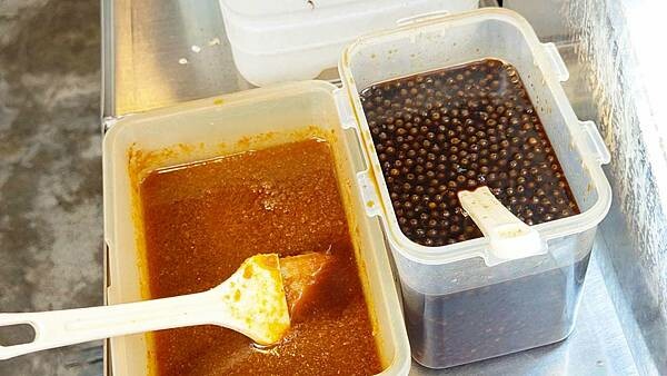 【烏來美食】月球馬告山豬肉香腸｜好吃的馬告香腸來烏來必吃美食