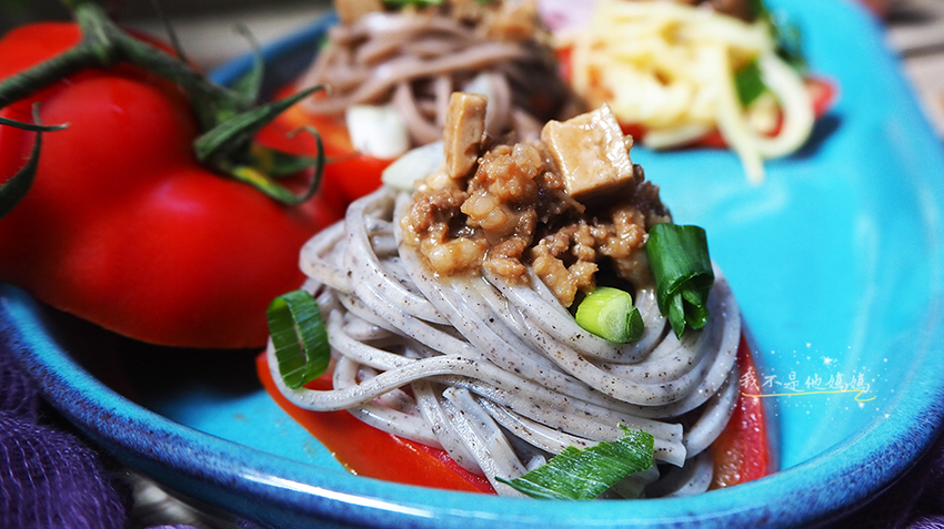 匠心炸醬麵,炸醬調理包,宵夜料理包,宵夜料理,颱風天料理,颱風天必備,颱風天吃泡麵,大人味炸醬麵,韓劇炸醬麵,維力炸醬麵,必吃炸醬麵,小資料理包