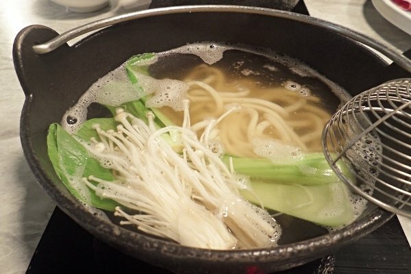 美食 ░ jhujian築間幸福鍋物 高雄大立店,豐富新鮮的海鮮和高CP值性價比,吃火鍋看夜景-高雄質感火鍋推薦_40.jpg 美食 ░ jhujian築間幸福鍋物 高雄大立店,豐富新鮮的海鮮和高CP值性價比,吃火鍋看夜景-高雄質感火鍋推薦_40.jpg