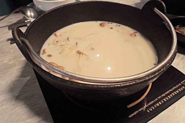 美食 ░ jhujian築間幸福鍋物 高雄大立店,豐富新鮮的海鮮和高CP值性價比,吃火鍋看夜景-高雄質感火鍋推薦_48.jpg 美食 ░ jhujian築間幸福鍋物 高雄大立店,豐富新鮮的海鮮和高CP值性價比,吃火鍋看夜景-高雄質感火鍋推薦_48.jpg