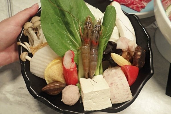 美食 ░ jhujian築間幸福鍋物 高雄大立店,豐富新鮮的海鮮和高CP值性價比,吃火鍋看夜景-高雄質感火鍋推薦_30.jpg 美食 ░ jhujian築間幸福鍋物 高雄大立店,豐富新鮮的海鮮和高CP值性價比,吃火鍋看夜景-高雄質感火鍋推薦_30.jpg