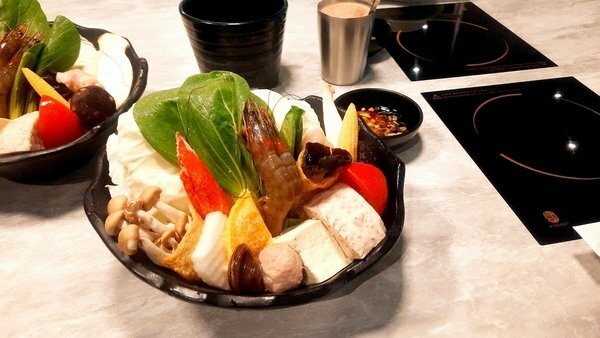 美食 ░ jhujian築間幸福鍋物 高雄大立店,豐富新鮮的海鮮和高CP值性價比,吃火鍋看夜景-高雄質感火鍋推薦_86.jpg 美食 ░ jhujian築間幸福鍋物 高雄大立店,豐富新鮮的海鮮和高CP值性價比,吃火鍋看夜景-高雄質感火鍋推薦_86.jpg