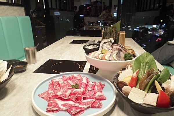 美食 ░ jhujian築間幸福鍋物 高雄大立店,豐富新鮮的海鮮和高CP值性價比,吃火鍋看夜景-高雄質感火鍋推薦_38.jpg 美食 ░ jhujian築間幸福鍋物 高雄大立店,豐富新鮮的海鮮和高CP值性價比,吃火鍋看夜景-高雄質感火鍋推薦_38.jpg