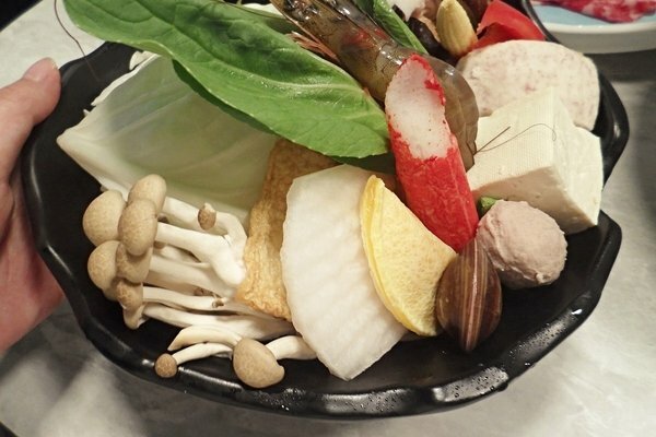 美食 ░ jhujian築間幸福鍋物 高雄大立店,豐富新鮮的海鮮和高CP值性價比,吃火鍋看夜景-高雄質感火鍋推薦_31.jpg 美食 ░ jhujian築間幸福鍋物 高雄大立店,豐富新鮮的海鮮和高CP值性價比,吃火鍋看夜景-高雄質感火鍋推薦_31.jpg