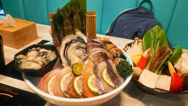 美食 ░ jhujian築間幸福鍋物 高雄大立店,豐富新鮮的海鮮和高CP值性價比,吃火鍋看夜景-高雄質感火鍋推薦_85.jpg 美食 ░ jhujian築間幸福鍋物 高雄大立店,豐富新鮮的海鮮和高CP值性價比,吃火鍋看夜景-高雄質感火鍋推薦_85.jpg