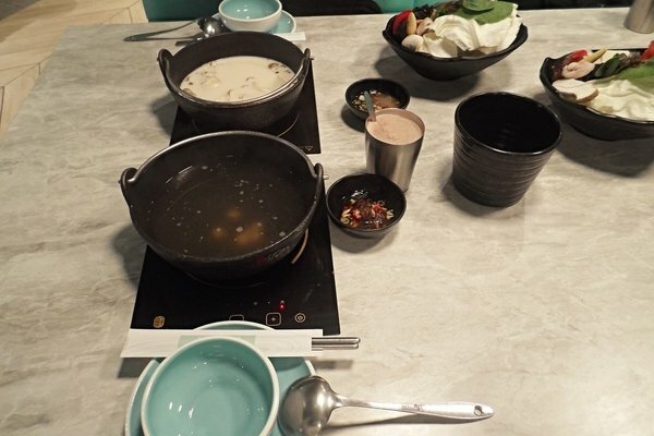 美食 ░ jhujian築間幸福鍋物 高雄大立店,豐富新鮮的海鮮和高CP值性價比,吃火鍋看夜景-高雄質感火鍋推薦_50.jpg 美食 ░ jhujian築間幸福鍋物 高雄大立店,豐富新鮮的海鮮和高CP值性價比,吃火鍋看夜景-高雄質感火鍋推薦_50.jpg