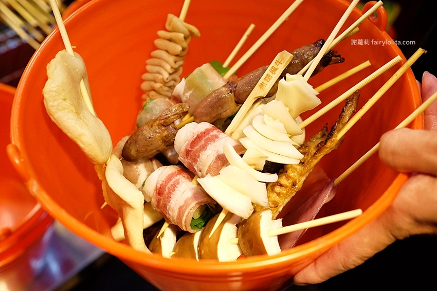 焦糖楓漢方無煙撒粉串燒。平價串燒只要15元，明星藝人私藏口袋名單，連林宥嘉、莎莎、蘇打綠都狂激推！ @蹦啾♥謝蘿莉 La vie heureuse